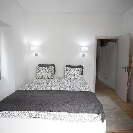 Charming Bairro Alto Apartment