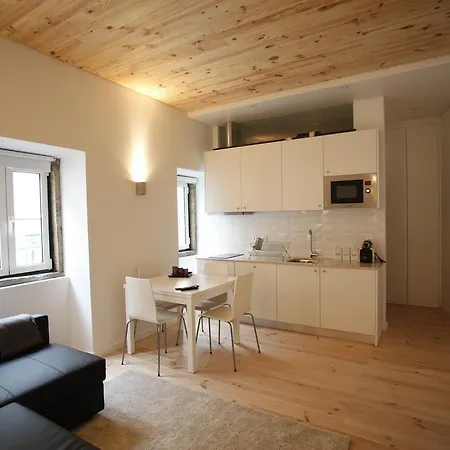Charming Bairro Alto Apartment
